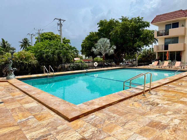 1000 Spanish River Road 1B, Boca Raton, FL 33432