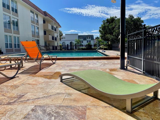 1000 Spanish River Road 1B, Boca Raton, FL 33432