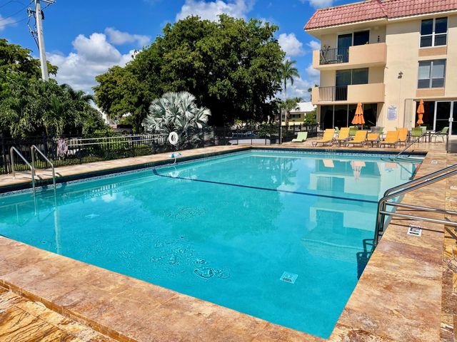 1000 Spanish River Road 1B, Boca Raton, FL 33432