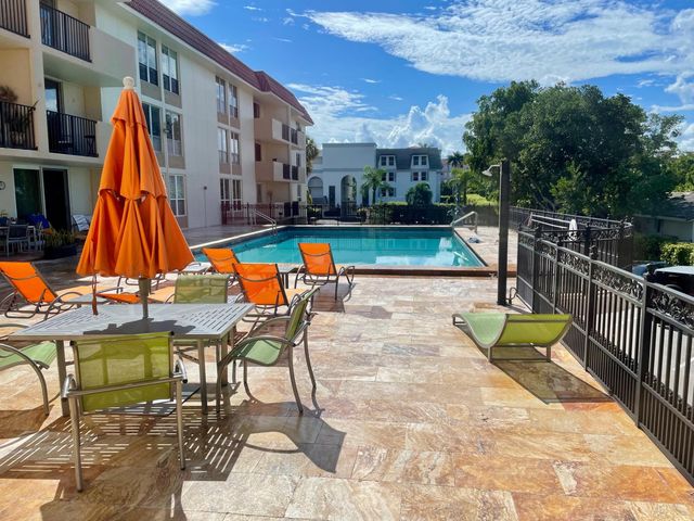 1000 Spanish River Road 1B, Boca Raton, FL 33432