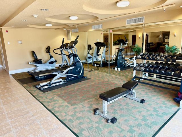 1000 Spanish River Road 1B, Boca Raton, FL 33432