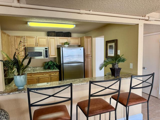 1000 Spanish River Road 1B, Boca Raton, FL 33432