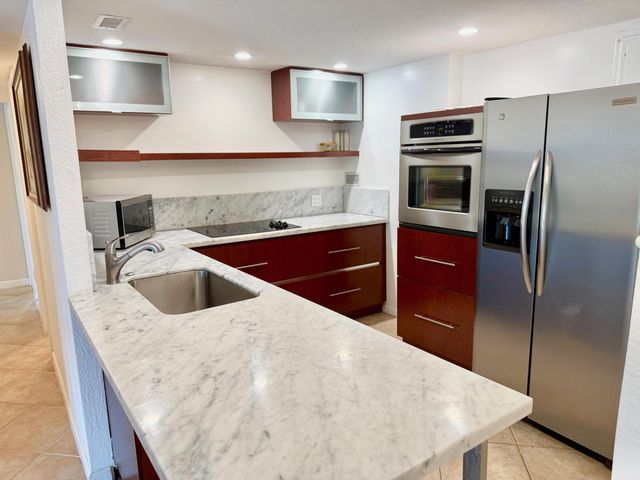 1000 Spanish River Road 1B, Boca Raton, FL 33432