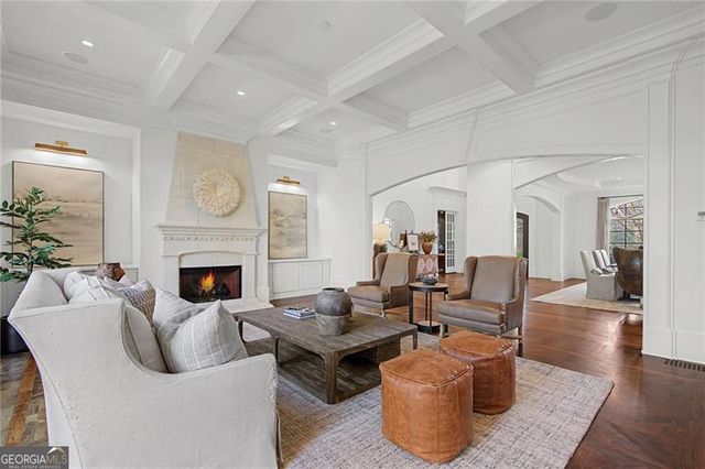 735 Glenairy Drive, Atlanta, GA 30328