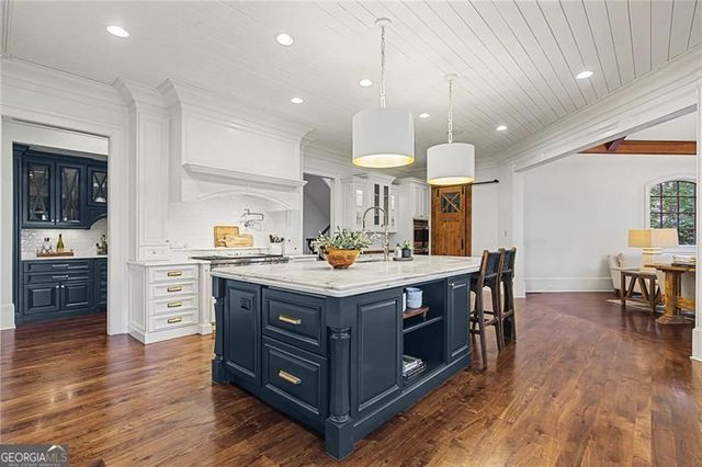 735 Glenairy Drive, Atlanta, GA 30328