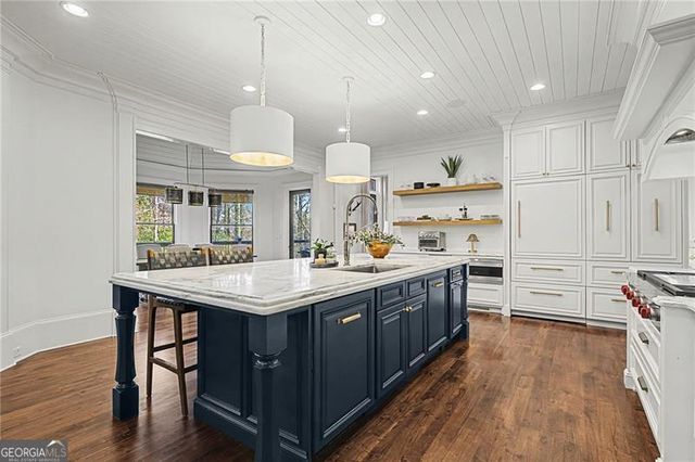 735 Glenairy Drive, Atlanta, GA 30328