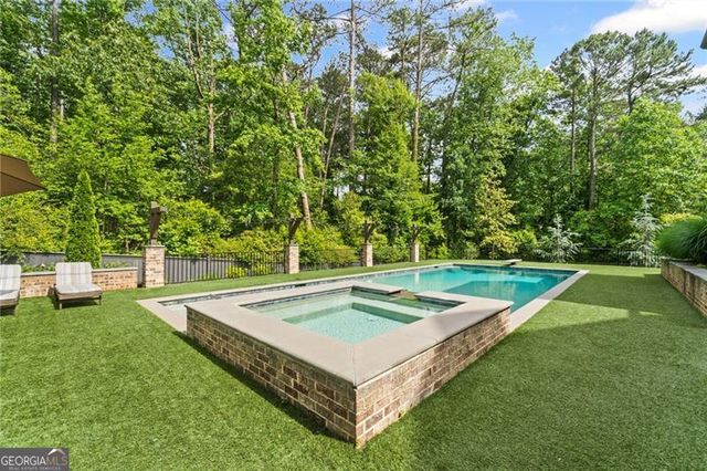 735 Glenairy Drive, Atlanta, GA 30328