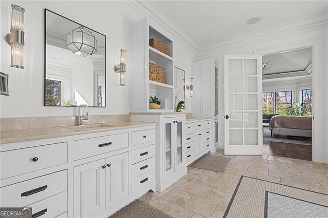 735 Glenairy Drive, Atlanta, GA 30328