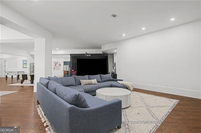 735 Glenairy Drive, Atlanta, GA 30328