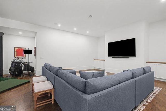 735 Glenairy Drive, Atlanta, GA 30328