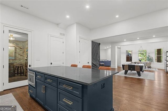 735 Glenairy Drive, Atlanta, GA 30328