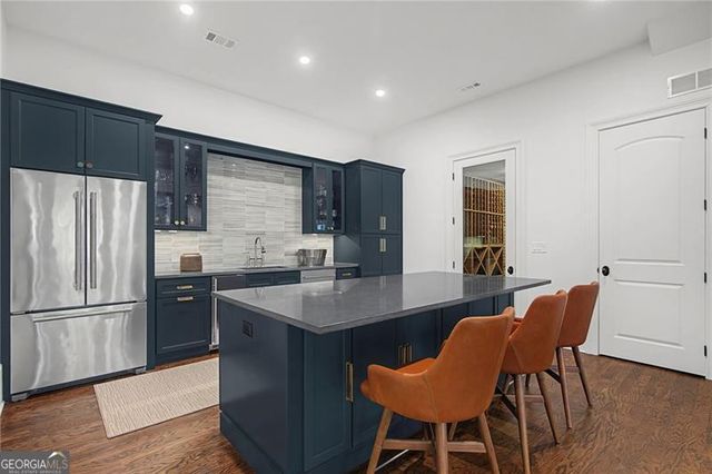 735 Glenairy Drive, Atlanta, GA 30328