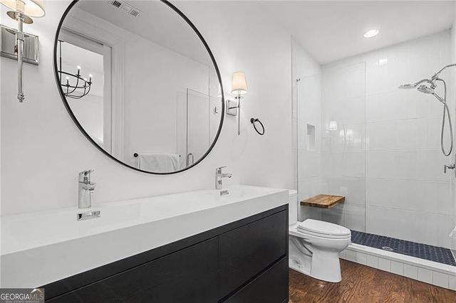 735 Glenairy Drive, Atlanta, GA 30328