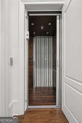 735 Glenairy Drive, Atlanta, GA 30328