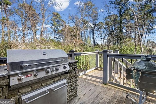 735 Glenairy Drive, Atlanta, GA 30328