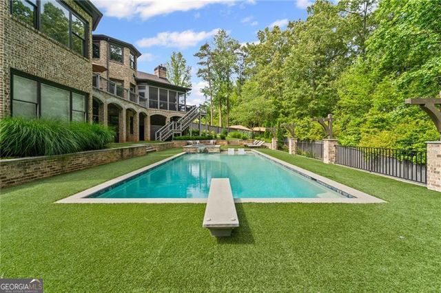 735 Glenairy Drive, Atlanta, GA 30328