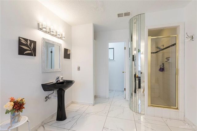 7213 N 33rd Street, Mcallen, TX 78504