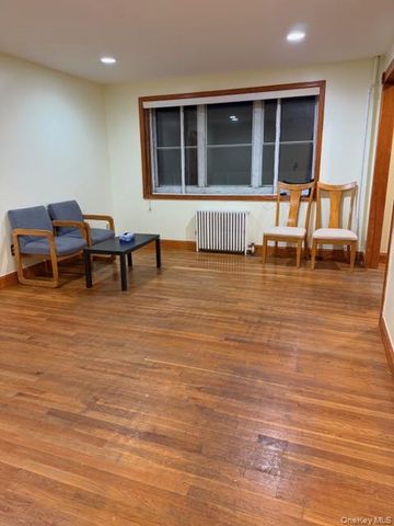 71 Carmans Road, Farmingdale, NY 11735