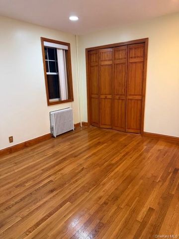 71 Carmans Road, Farmingdale, NY 11735