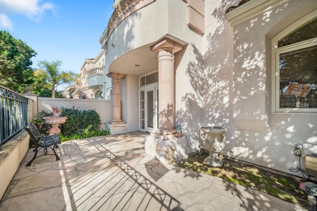 Image 13 of property listing at 5380 Renaissance Ave, San Diego, CA 92122