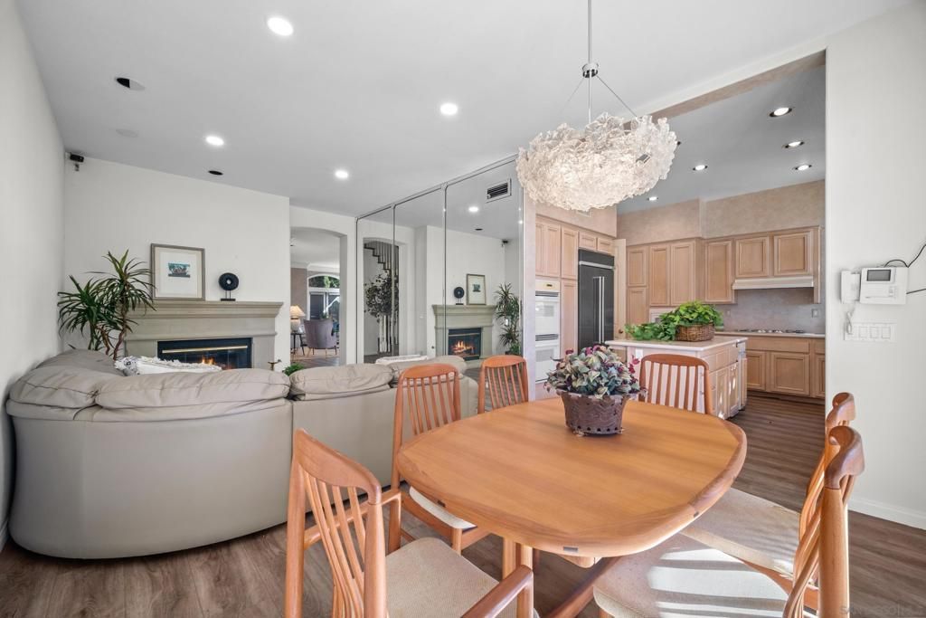 Image 9 of property listing at 5380 Renaissance Ave, San Diego, CA 92122