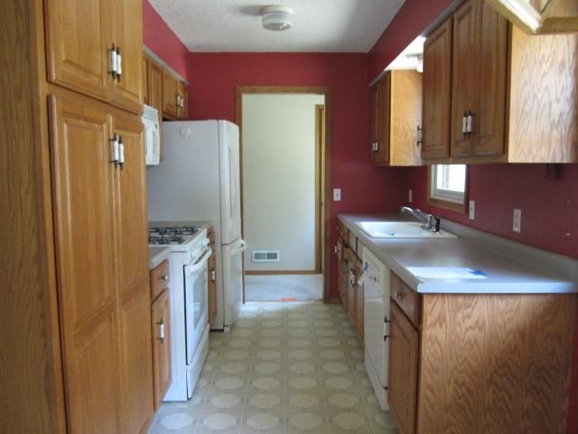 1064 273rd Avenue NE, Isanti, MN 55040