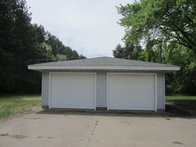 1064 273rd Avenue NE, Isanti, MN 55040