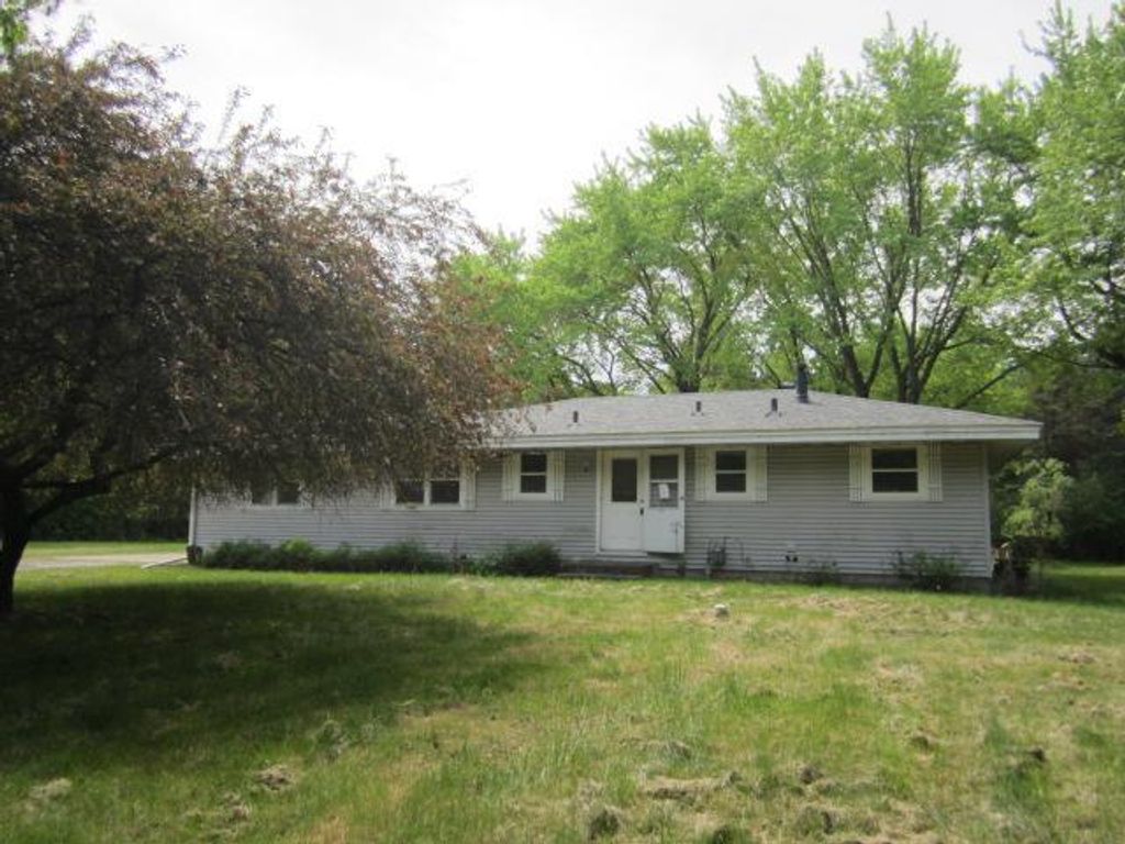 1064 273rd Avenue NE, Isanti, MN 55040