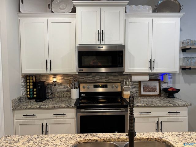 153 Gardencove Circle, Huntsville, AL 35810