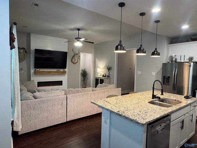 153 Gardencove Circle, Huntsville, AL 35810