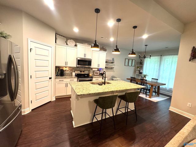 153 Gardencove Circle, Huntsville, AL 35810