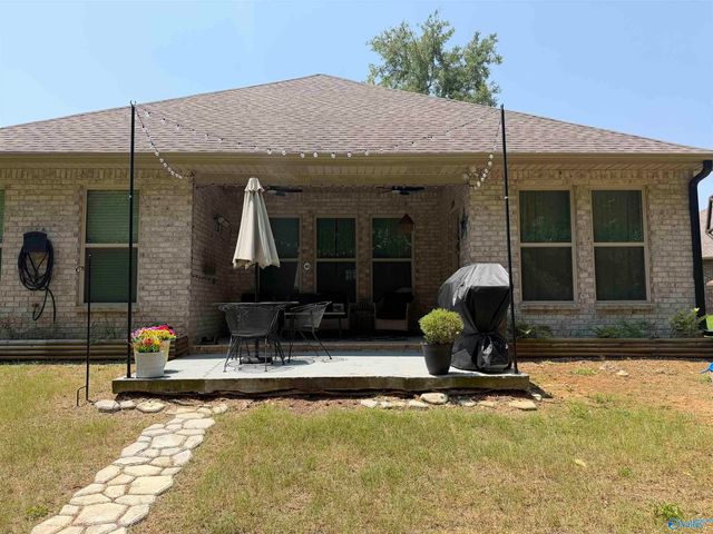 153 Gardencove Circle, Huntsville, AL 35810