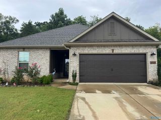 153 Gardencove Circle, Huntsville, AL 35810