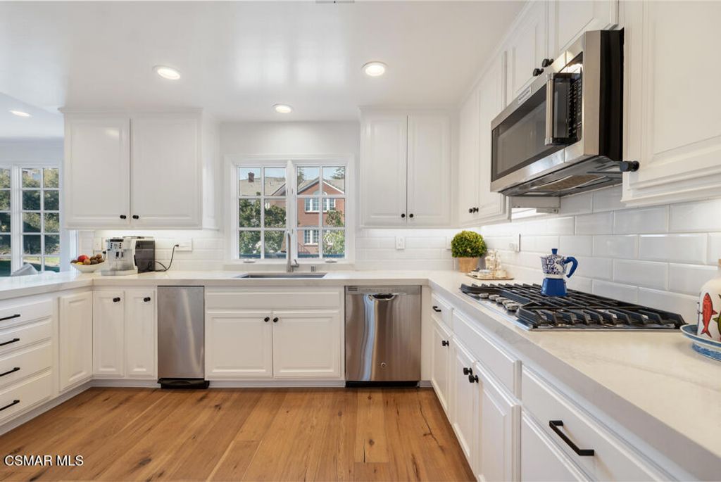Image 17 of property listing at 2442 Swanfield Court, Westlake Village, CA 91361