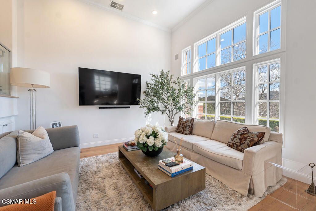 Image 8 of property listing at 2442 Swanfield Court, Westlake Village, CA 91361