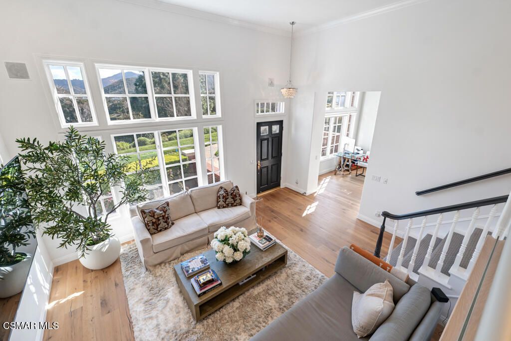 Image 9 of property listing at 2442 Swanfield Court, Westlake Village, CA 91361