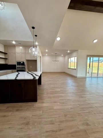 4533 Raymond Lane, Guthrie, OK 73044