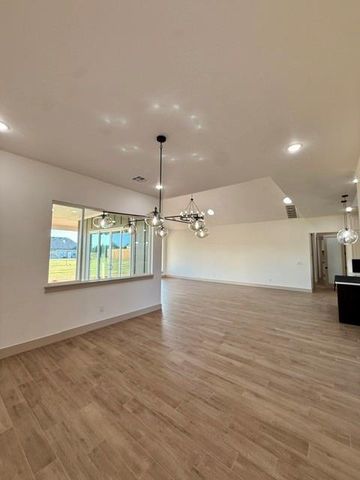 4533 Raymond Lane, Guthrie, OK 73044