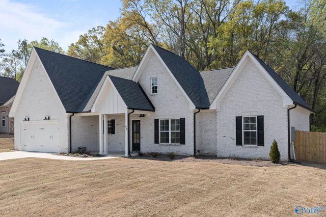 90 Tumbleweed Drive, Guntersville, AL 35976
