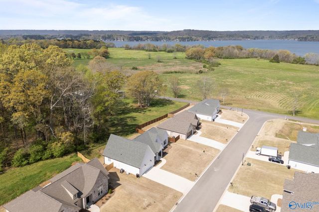 90 Tumbleweed Drive, Guntersville, AL 35976