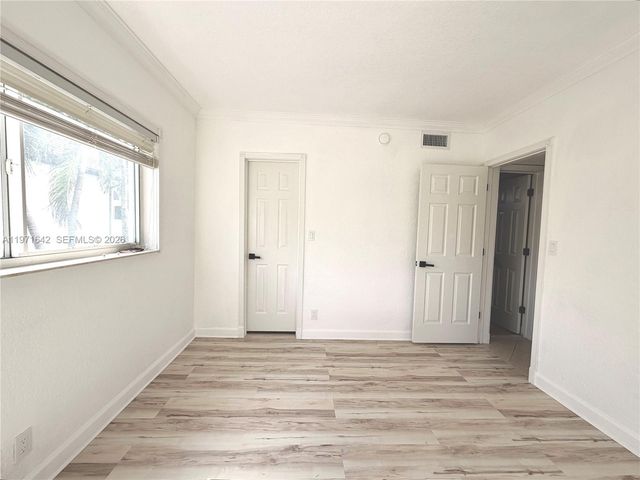 924 SE 2nd St 9, Fort Lauderdale, FL 33301