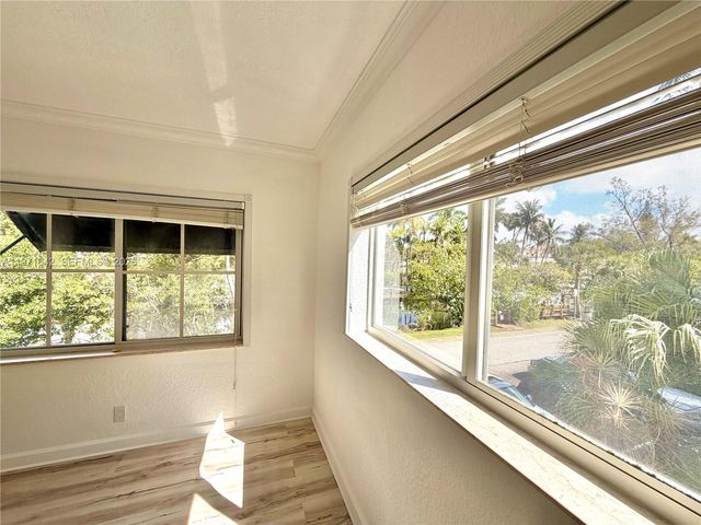 924 SE 2nd St 9, Fort Lauderdale, FL 33301