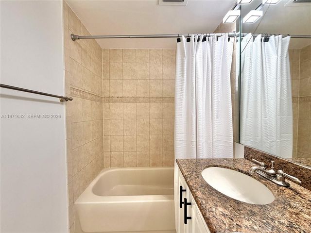 924 SE 2nd St 9, Fort Lauderdale, FL 33301