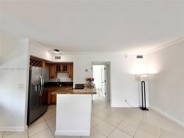 924 SE 2nd St 9, Fort Lauderdale, FL 33301