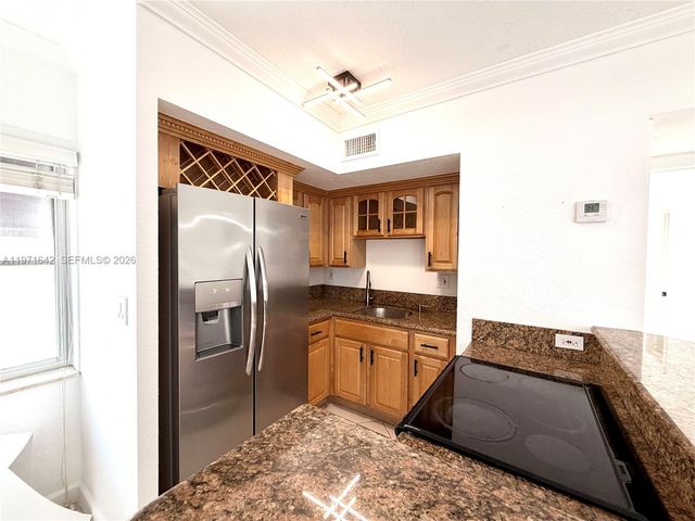 924 SE 2nd St 9, Fort Lauderdale, FL 33301