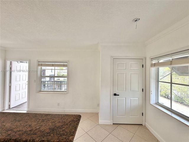 924 SE 2nd St 9, Fort Lauderdale, FL 33301