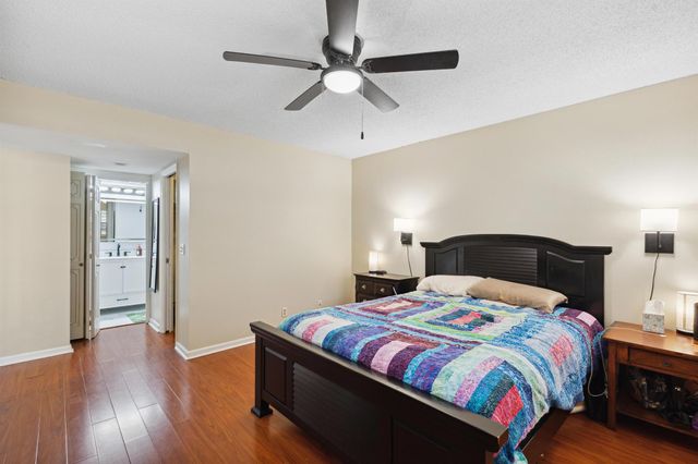3075 E Gardens East Drive 32, Palm Beach Gardens, FL 33410