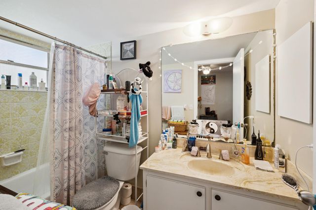 3075 E Gardens East Drive 32, Palm Beach Gardens, FL 33410