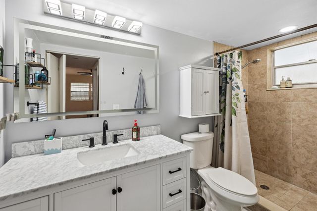 3075 E Gardens East Drive 32, Palm Beach Gardens, FL 33410
