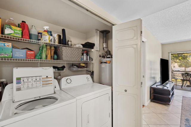 3075 E Gardens East Drive 32, Palm Beach Gardens, FL 33410